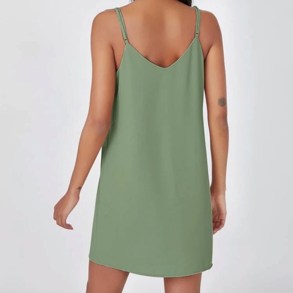 V neck cami strap mini sheath dress red - Picture 5 of 10